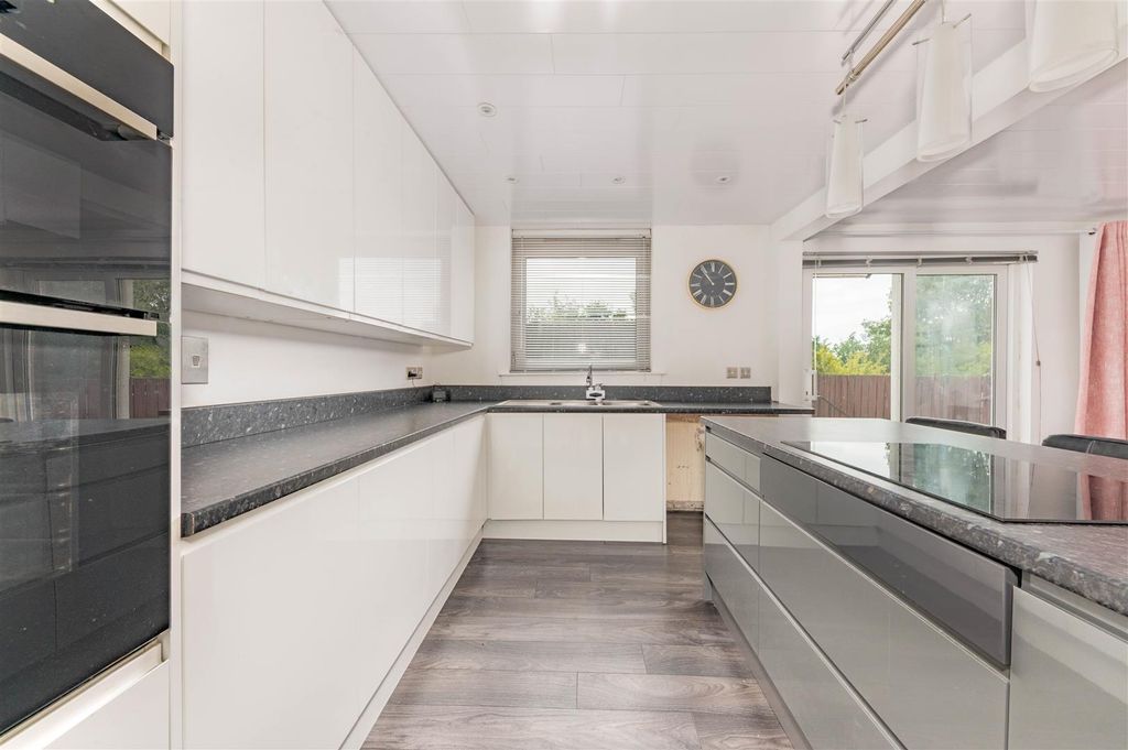 Property photo 2 of 17 56 Watson Street Dundee-3.Jpg