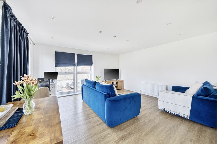 Property photo 2 of 20