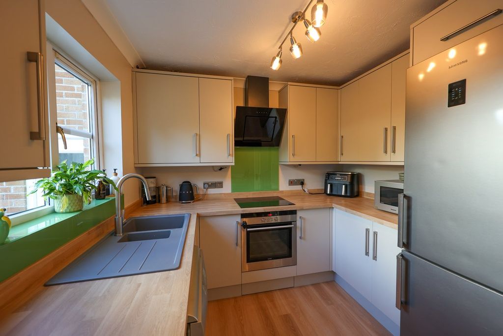 Property photo 3 of 18