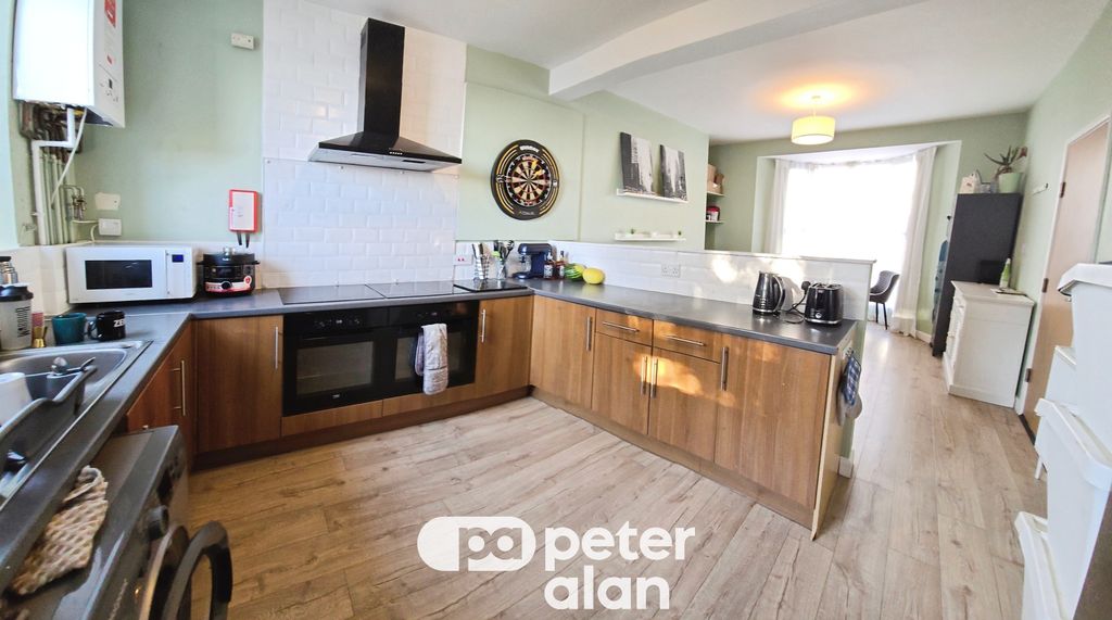 Property photo 2 of 11 Balcony