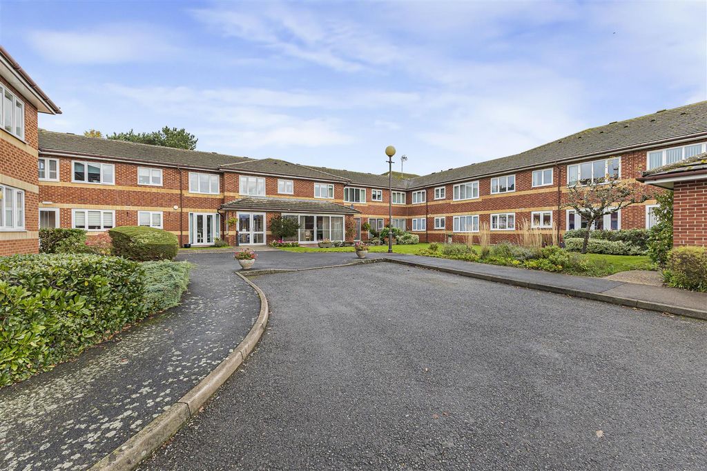 Property photo 1 of 14 Front