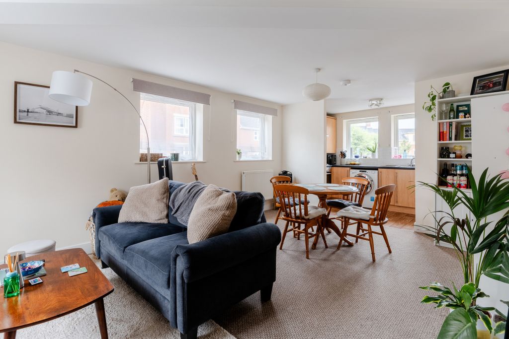 Property photo 1 of 13 A7409453-Hdr-2