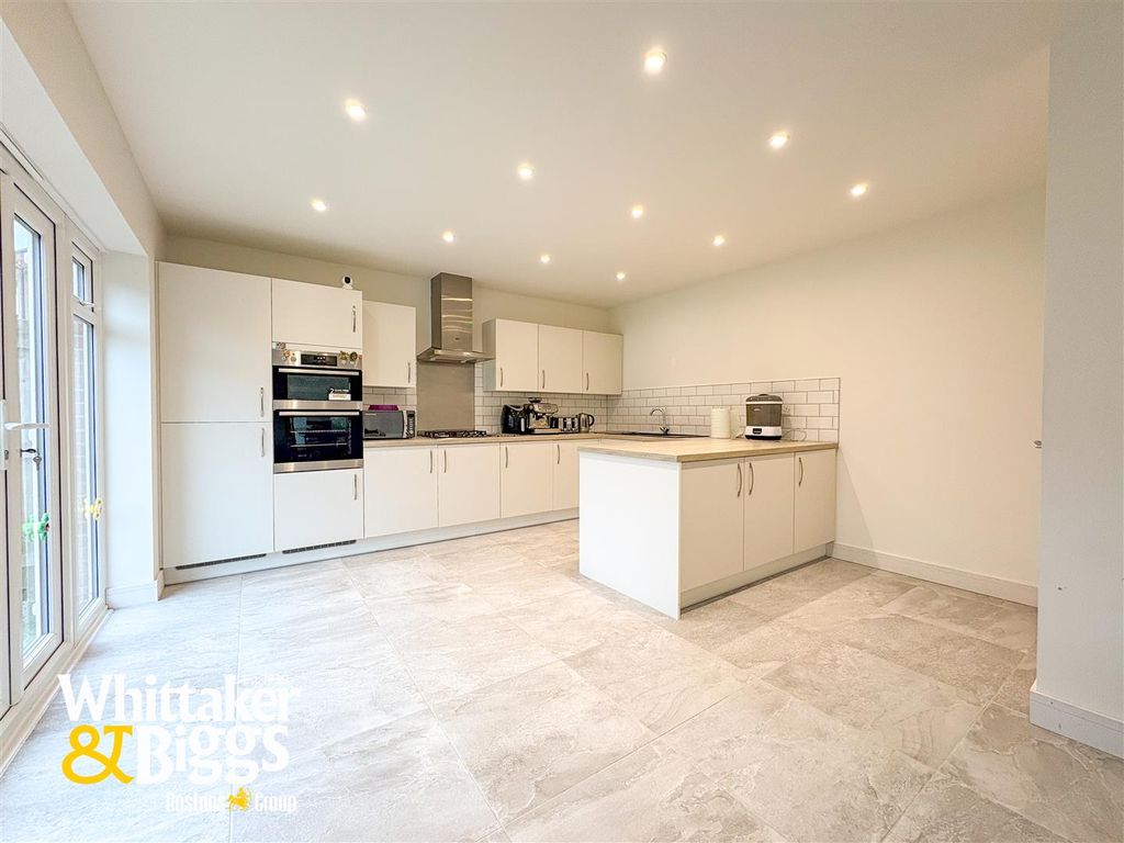 Property photo 3 of 33 20251022_091558148_Ios.Jpg