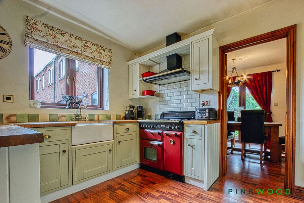 Property photo 3 of 47 Kitchen