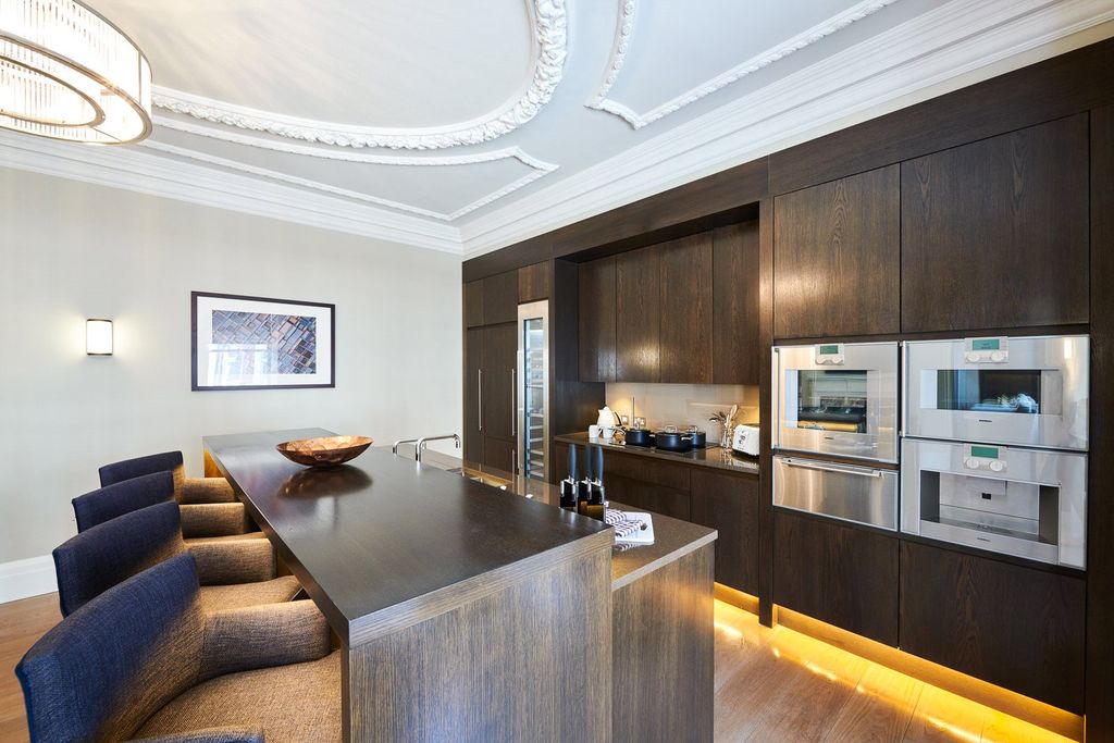 Property photo 3 of 13 Kitchen