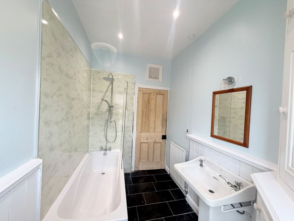 Property photo 2 of 20 Picture No. 26