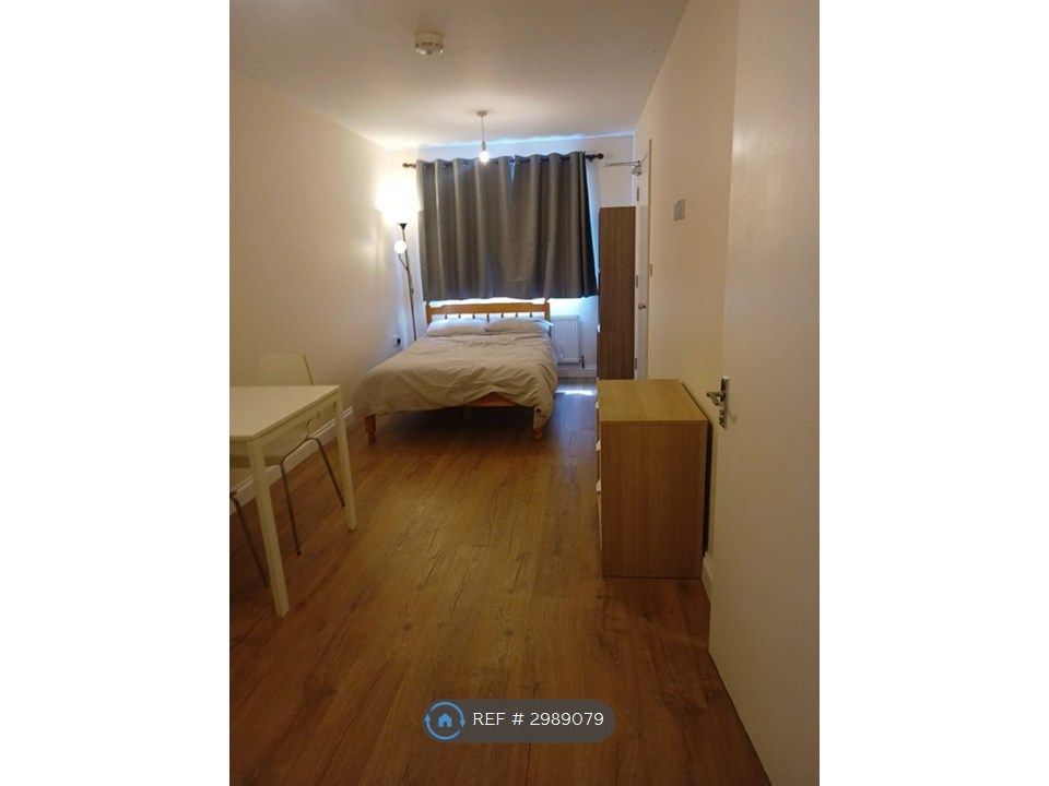 Property photo 3 of 10 Room1