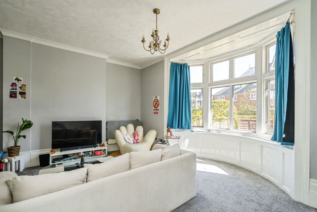 Property photo 2 of 20