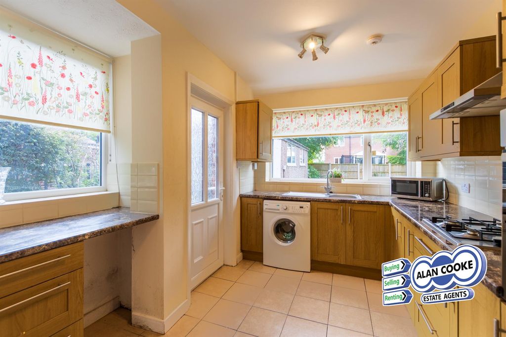 Property photo 3 of 13 Kitchen