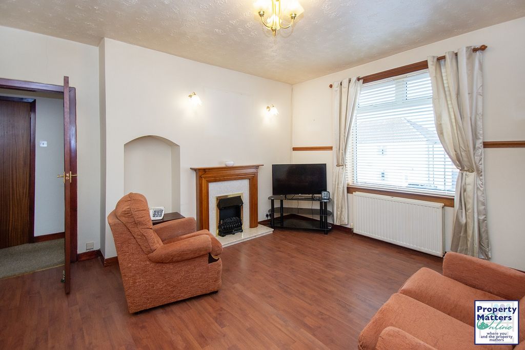 Property photo 2 of 13 Lounge