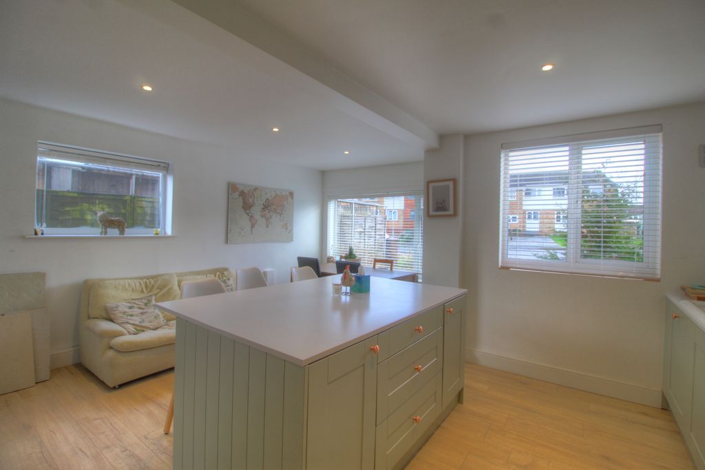 Property photo 3 of 17 Img_3653_4_5