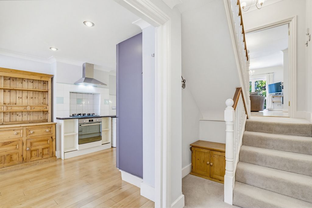 Property photo 3 of 29 Photo 11