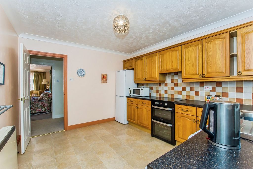 Property photo 3 of 17