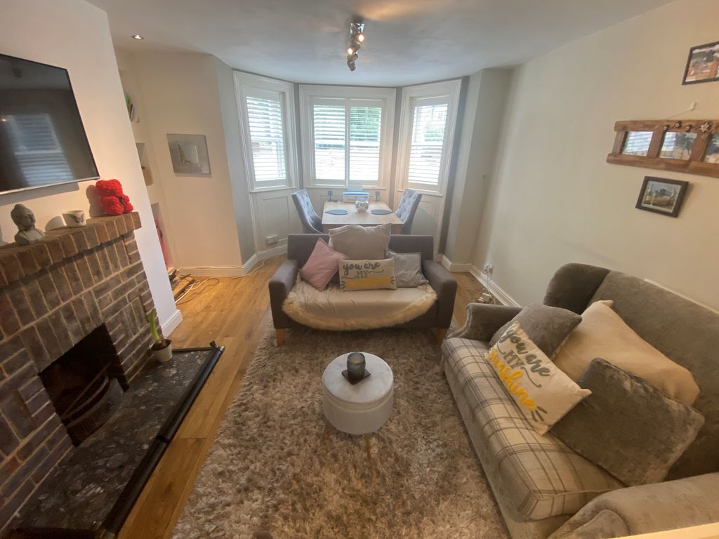 Property photo 3 of 9