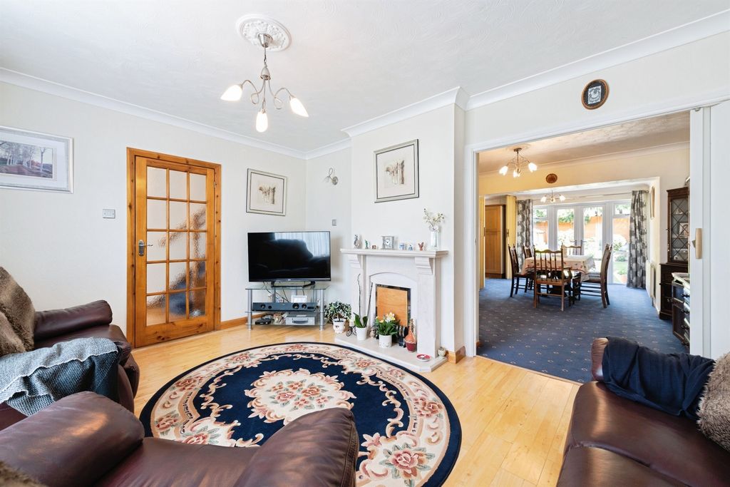 Property photo 2 of 17