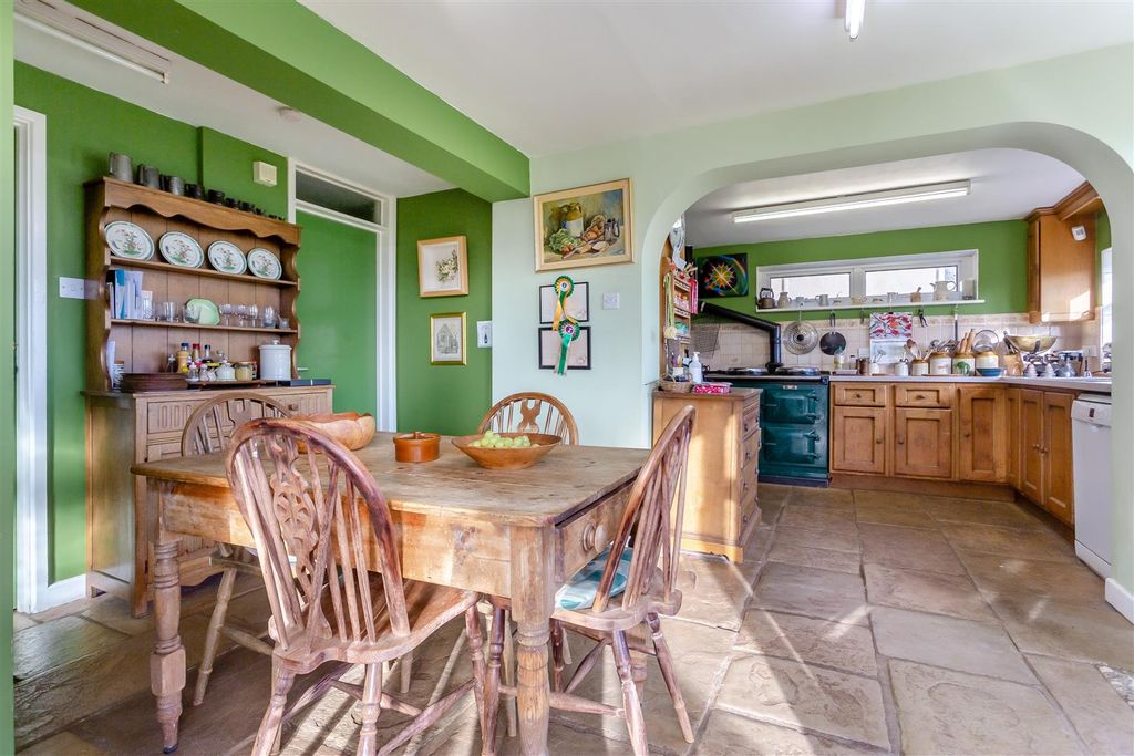 Property photo 2 of 45