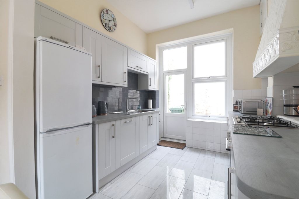 Property photo 2 of 14 Picture No. 02