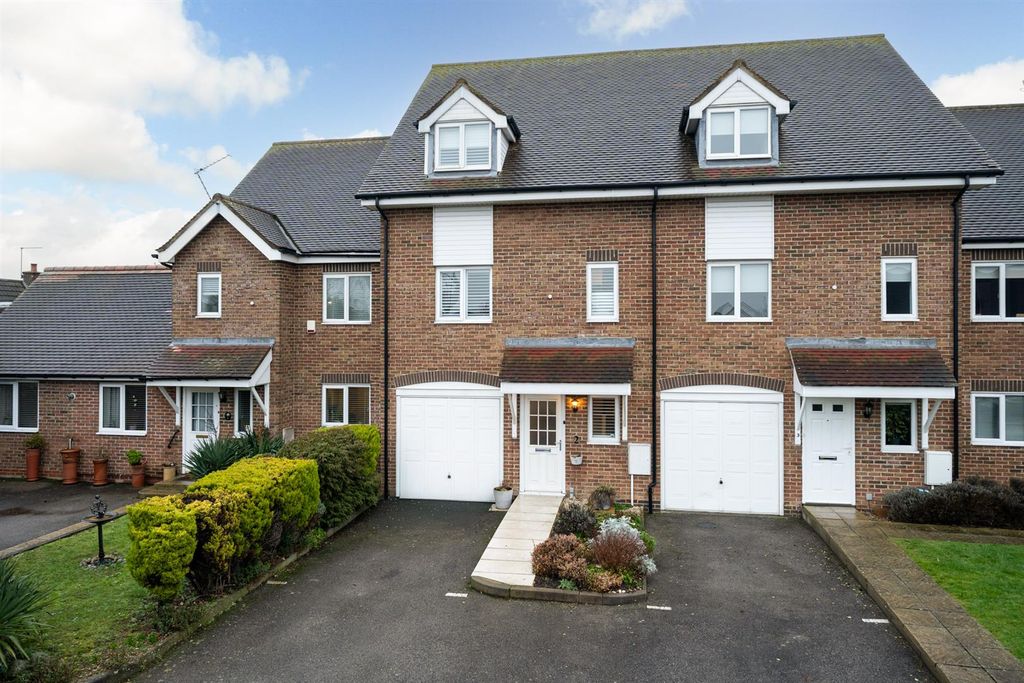 Property photo 1 of 16 Front Aerial