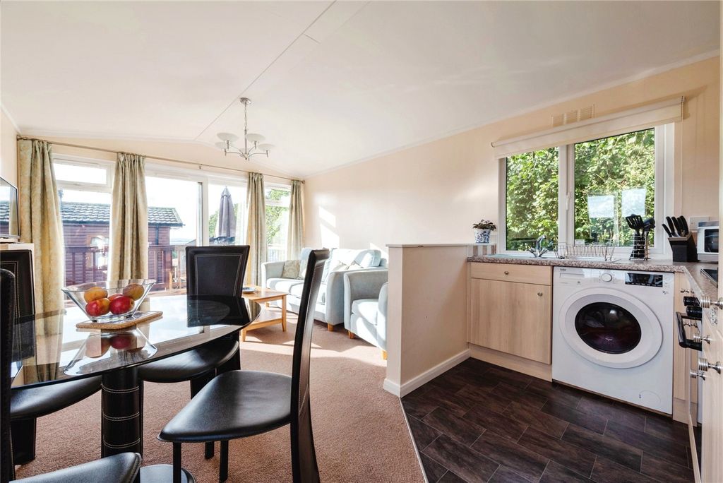 Property photo 2 of 13 Picture No. 05