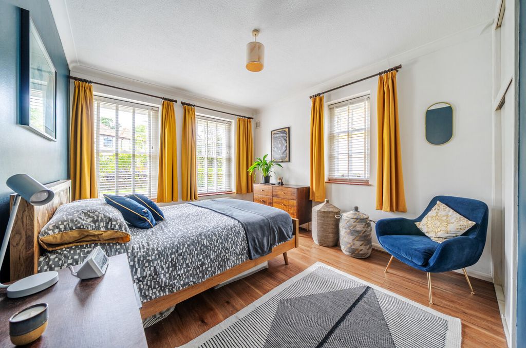 Property photo 3 of 18 1468125-1-6A33F1d...