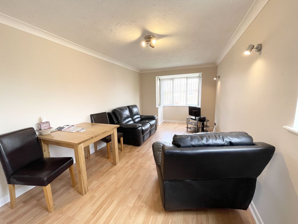 Property photo 3 of 12