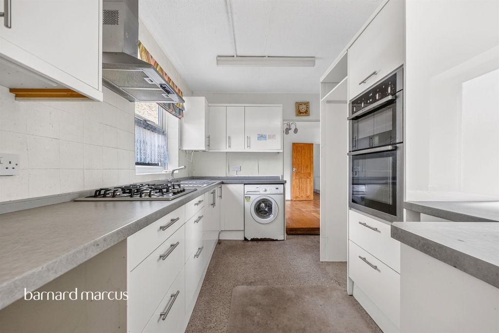 Property photo 2 of 26