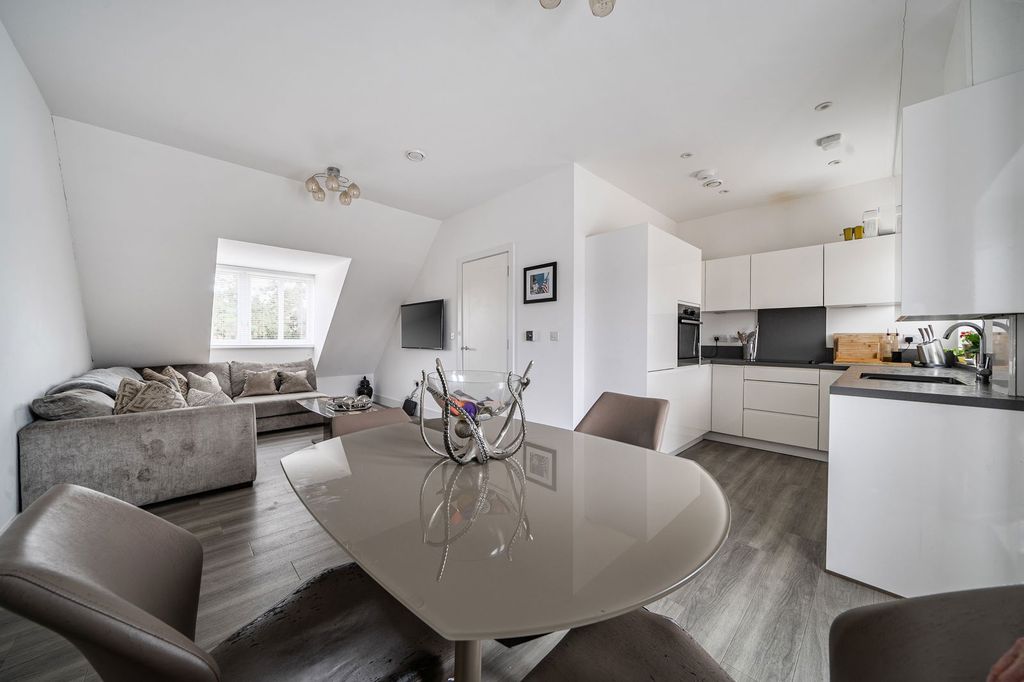 Property photo 2 of 19