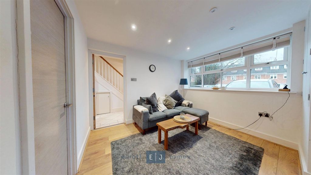 Property photo 3 of 17