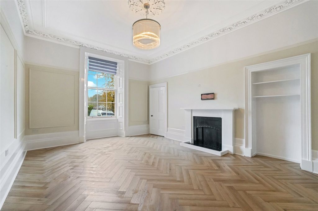 Property photo 2 of 30 Picture No. 28