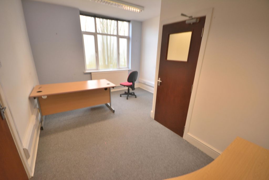 Property photo 3 of 6 Office B1