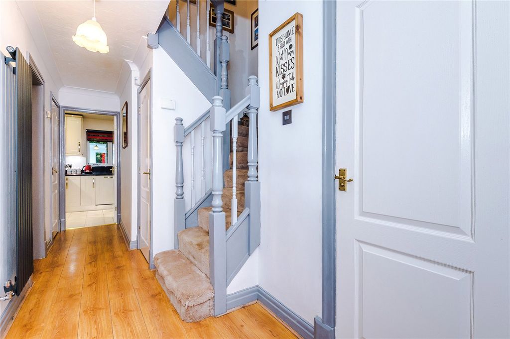 Property photo 2 of 44 Picture No. 52