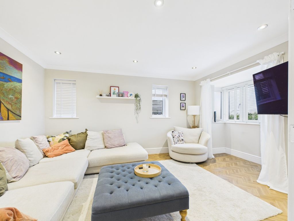 Property photo 2 of 23 4789915