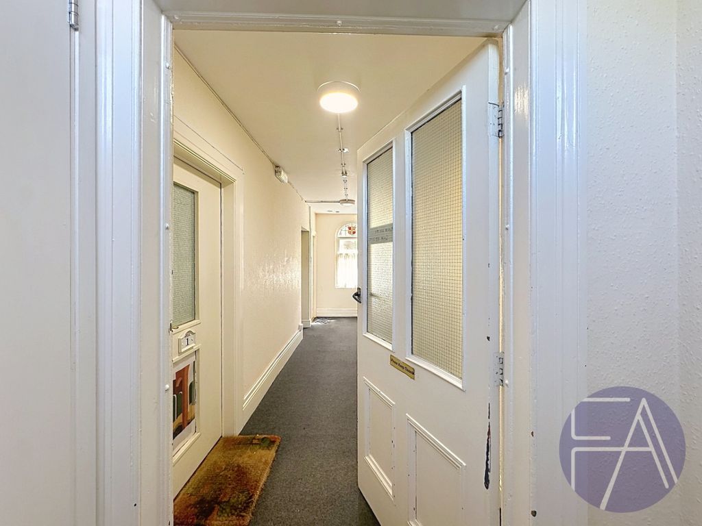 Property photo 2 of 14 5168983