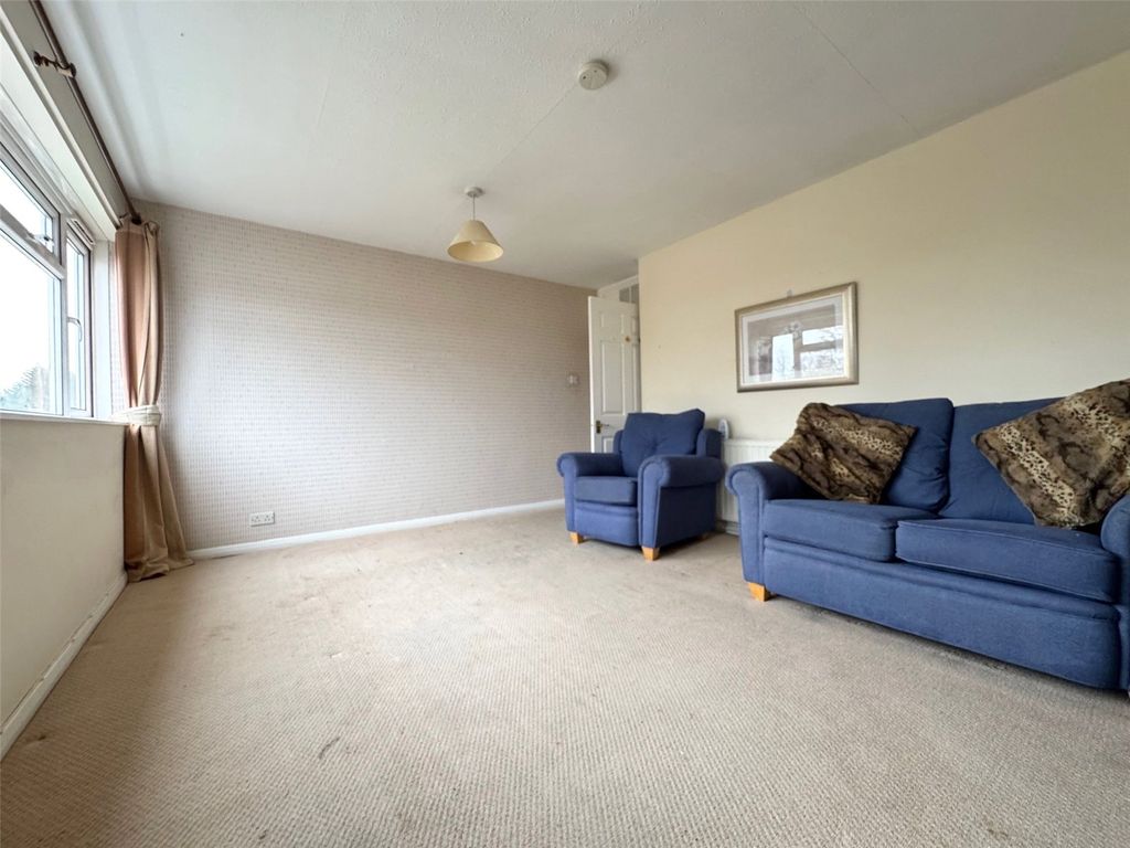 Property photo 3 of 7 Living/Dining Room