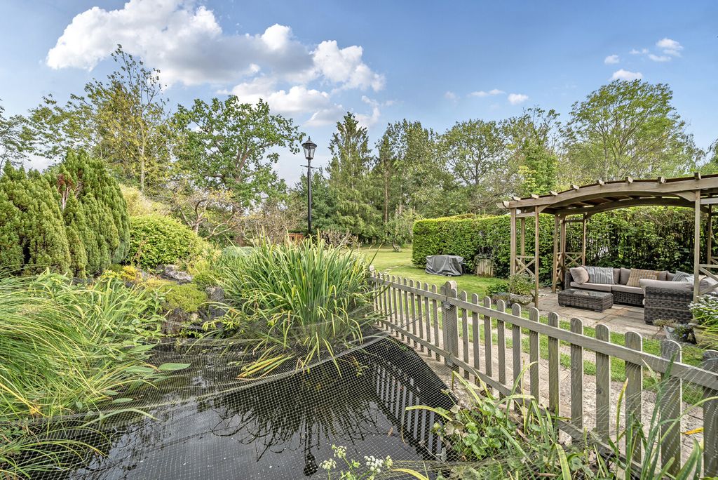 Property photo 3 of 29 1335691-20-6894d8...