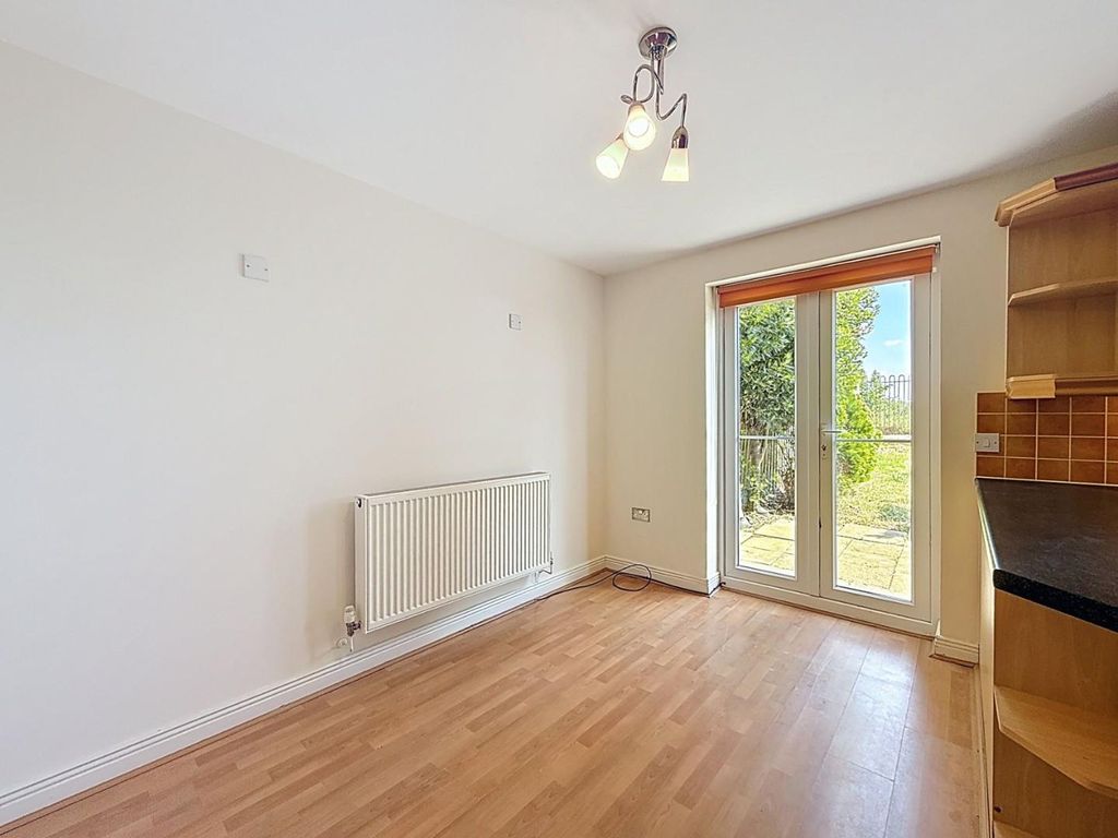 Property photo 3 of 33