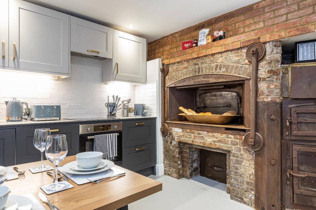 Property photo 2 of 16 Download (41).Png