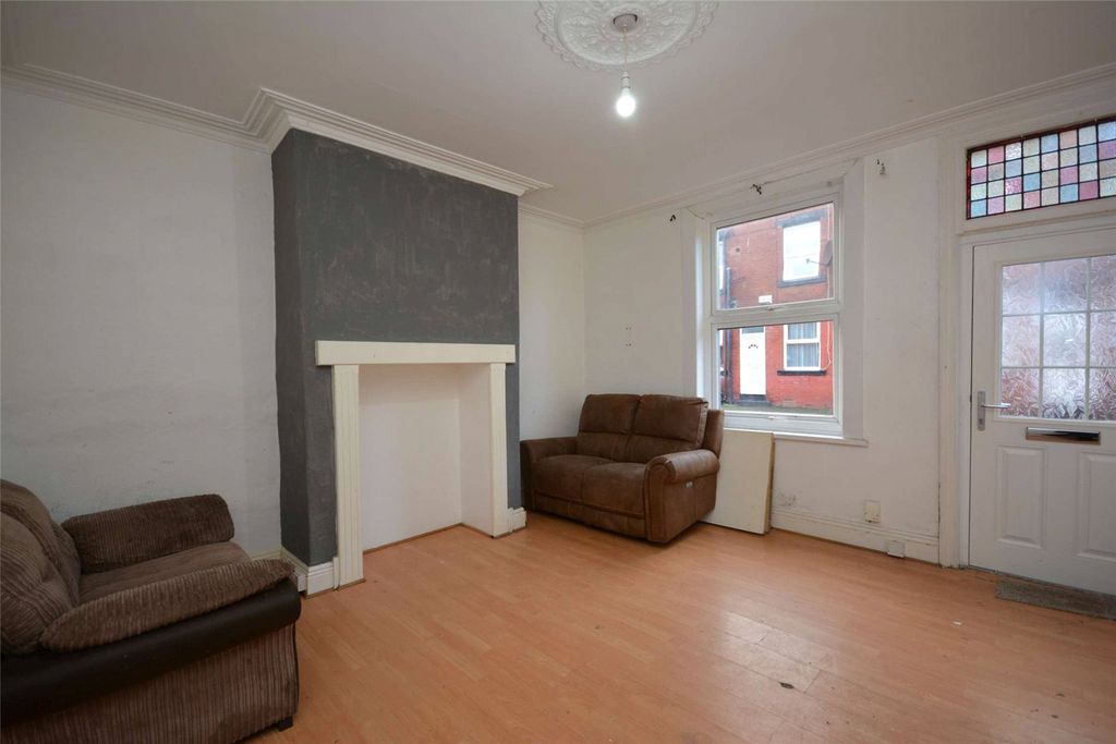 Property photo 2 of 11 Picture No. 12