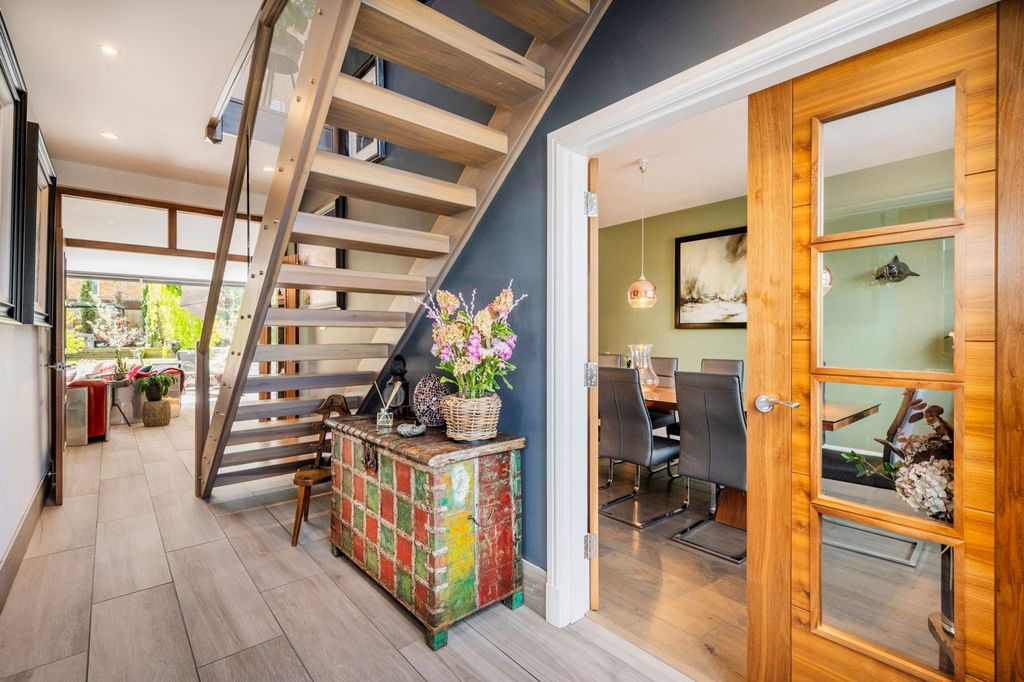 Property photo 2 of 23 Grand Entrance Hall