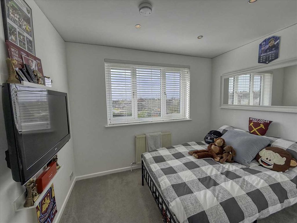 Additional image 16 of 4 bed detached house for saleThe Close, Frinton On Sea CO13