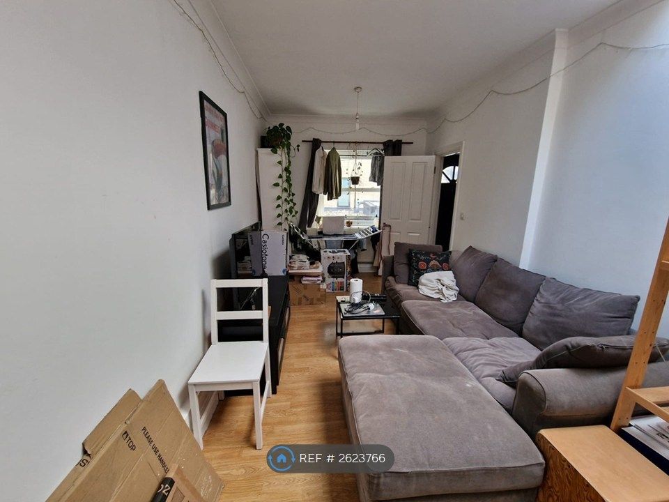 Property photo 3 of 6