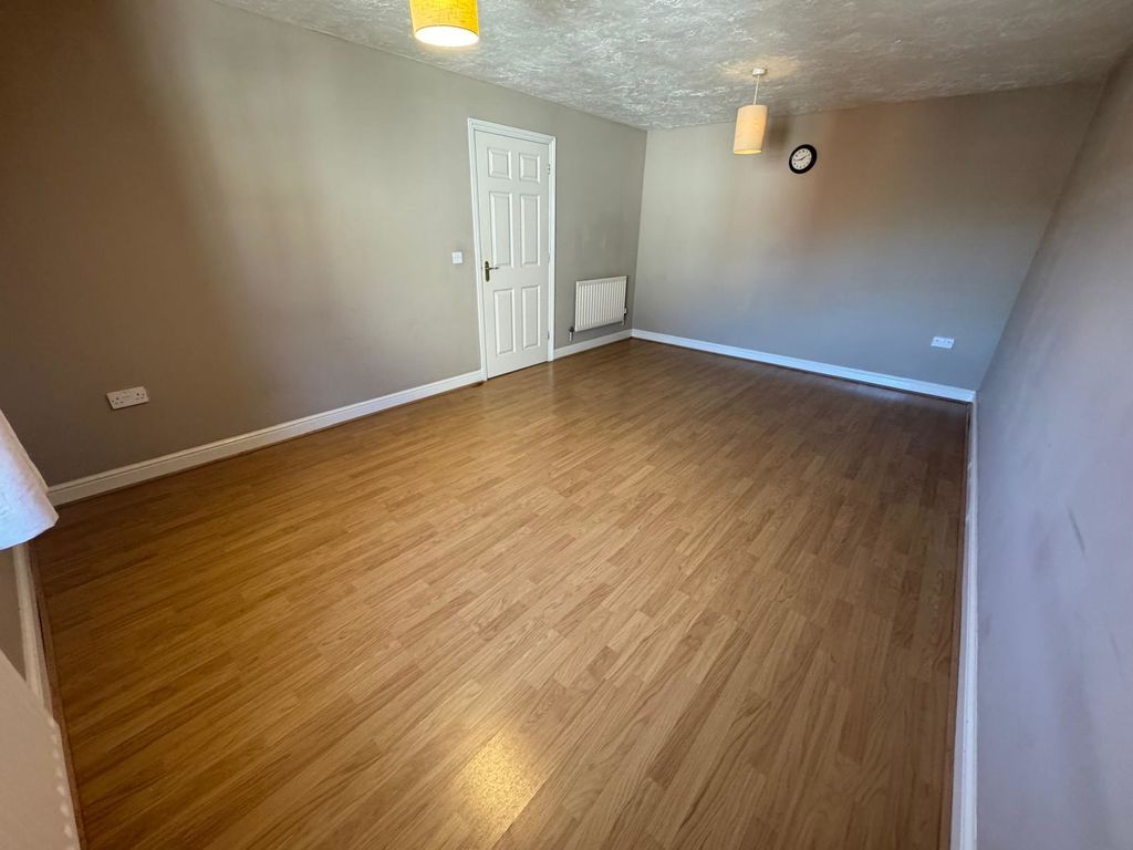 Property photo 3 of 11 Photo 3