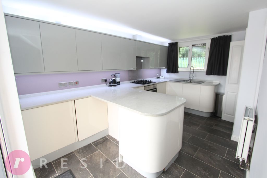Property photo 3 of 11 Dining Kitchen