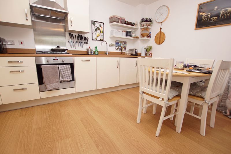 Property photo 3 of 10 Kitchen Diner Area