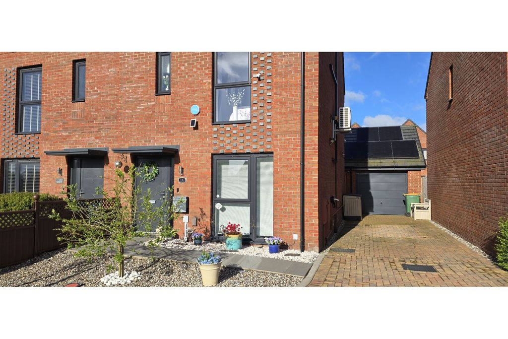 Property photo 2 of 34