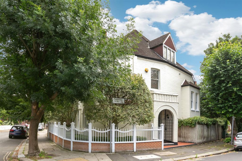 Property photo 1 of 23 Esmond Road, W4 - For Sale