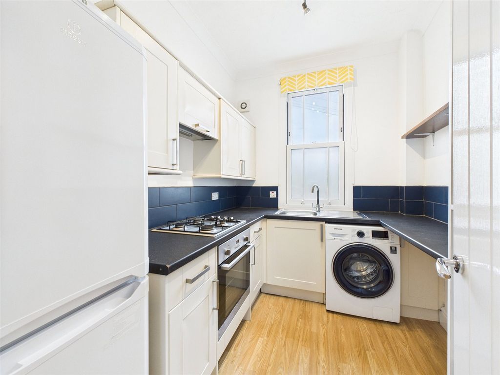 Property photo 2 of 11 Picture No. 19