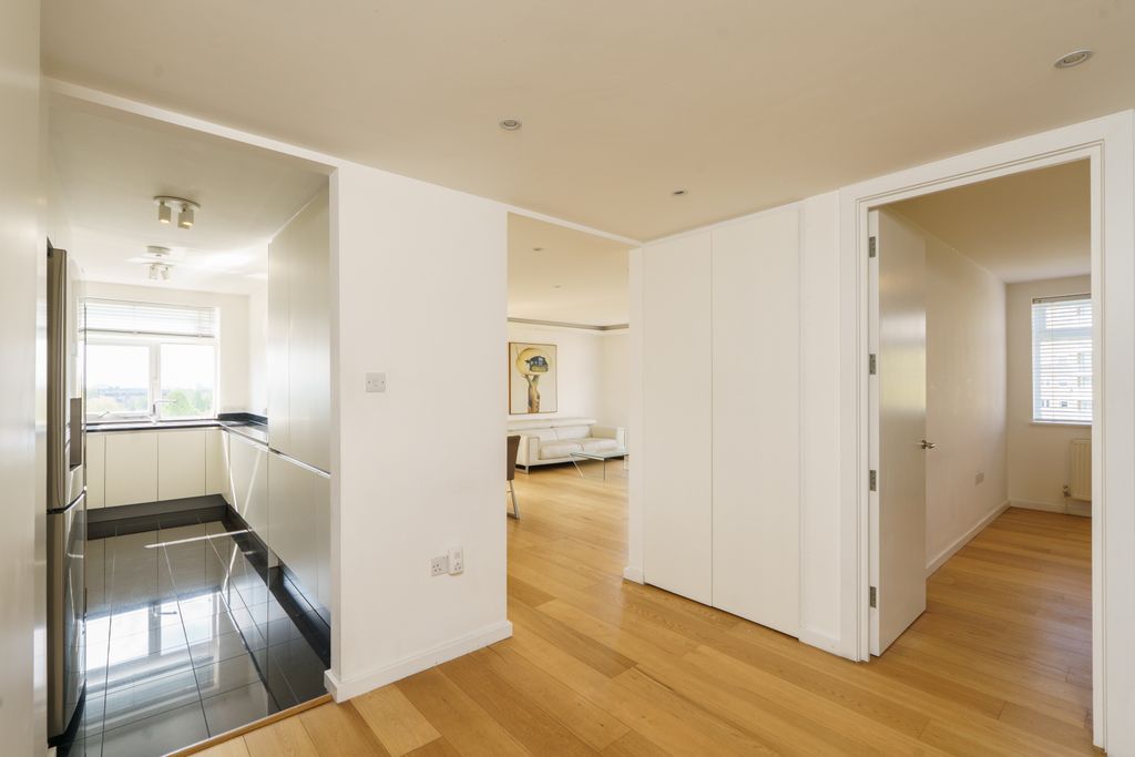 Property photo 3 of 14 Picture No. 12