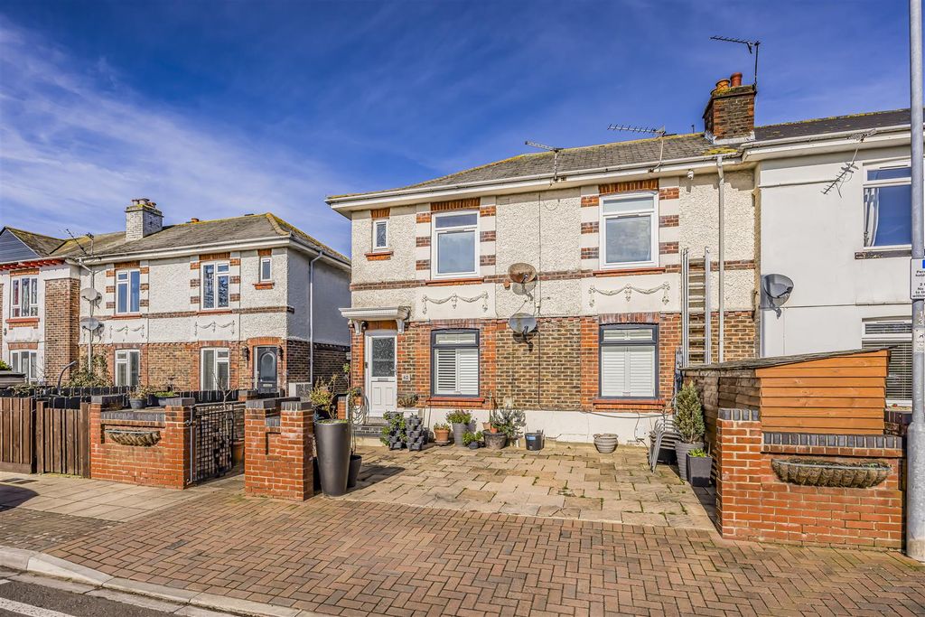 Property photo 1 of 12 62 Childe Square, Portsmouth-Porticomarketing-Sold