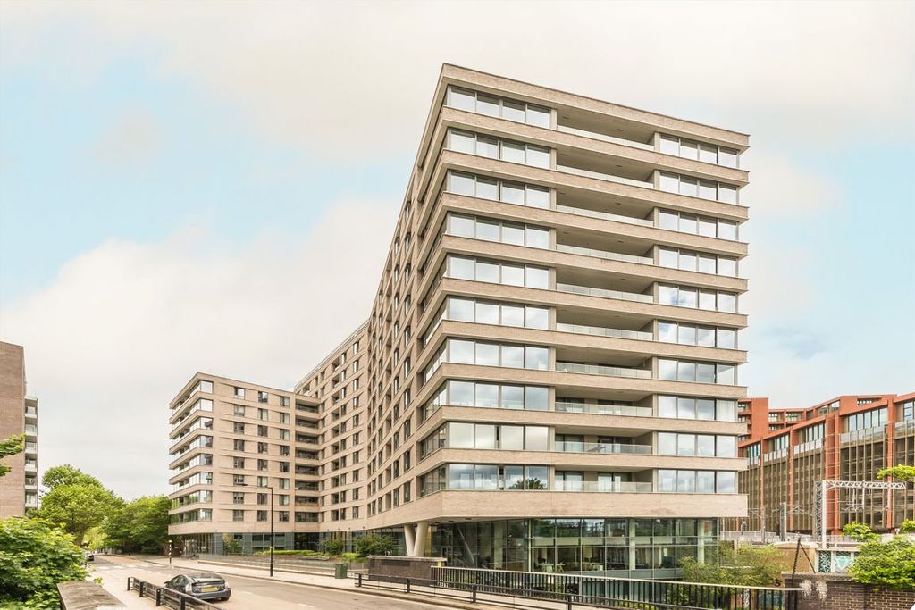 Property photo 1 of 8